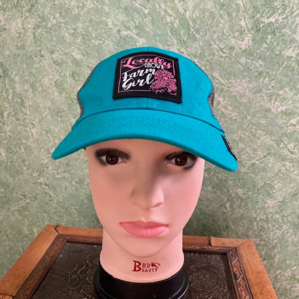 LINCOLN OUTFITTERS woman’s ball cap